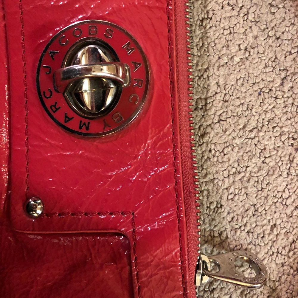 Marc Jacobs turnlock patent mini bag wallet - Picture 3 of 4